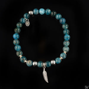 "The falling feather" Apatite